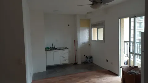 Cozinha e sala antes da consultoria